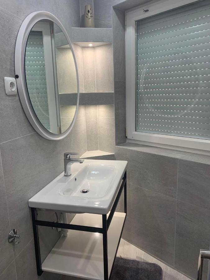 קרק Apartments Ostojic מראה חיצוני תמונה