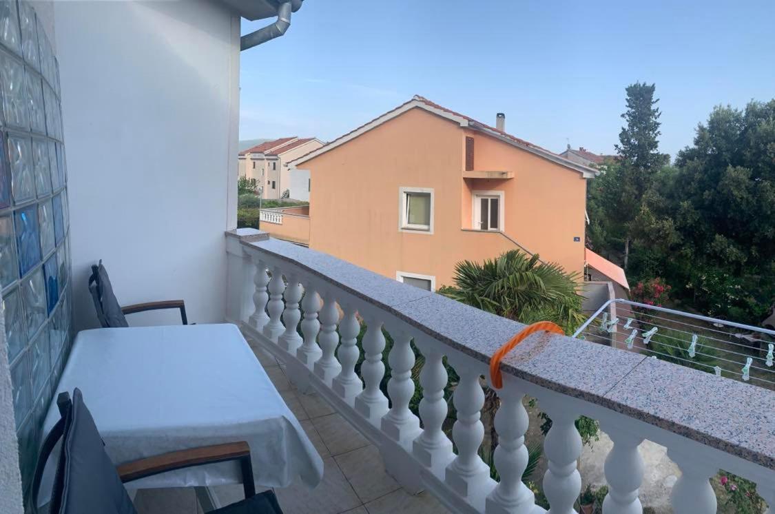 קרק Apartments Ostojic מראה חיצוני תמונה