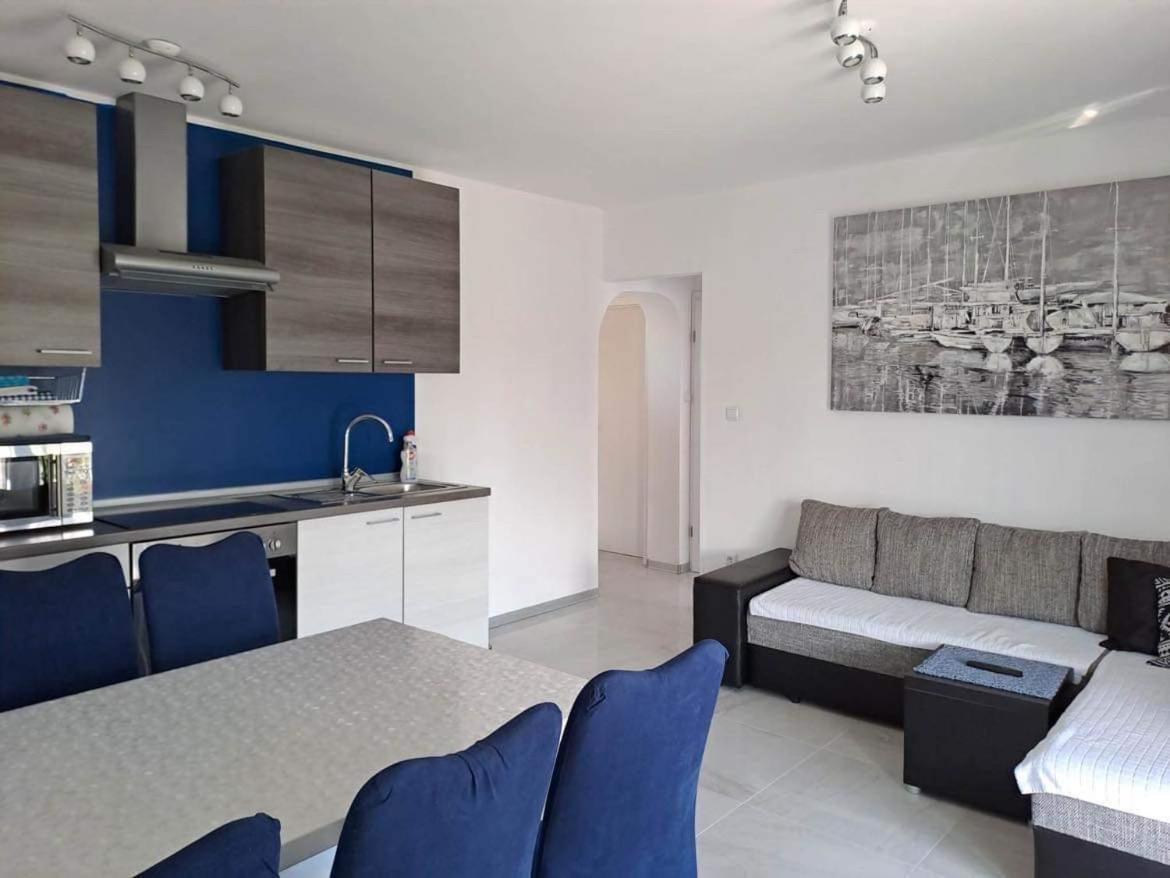 קרק Apartments Ostojic מראה חיצוני תמונה