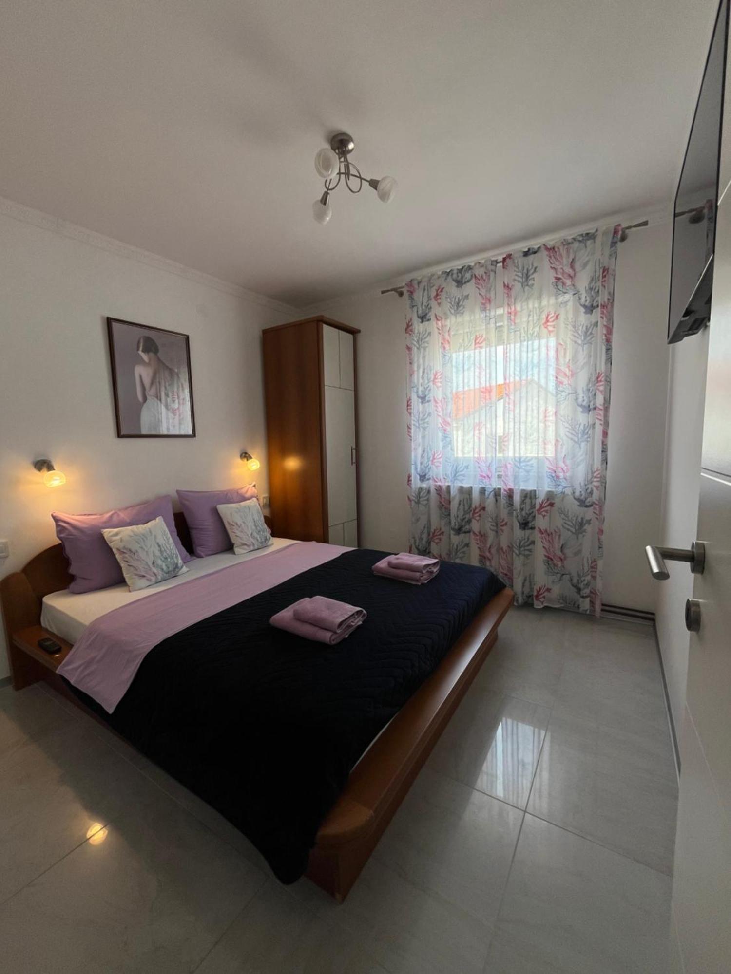 קרק Apartments Ostojic מראה חיצוני תמונה