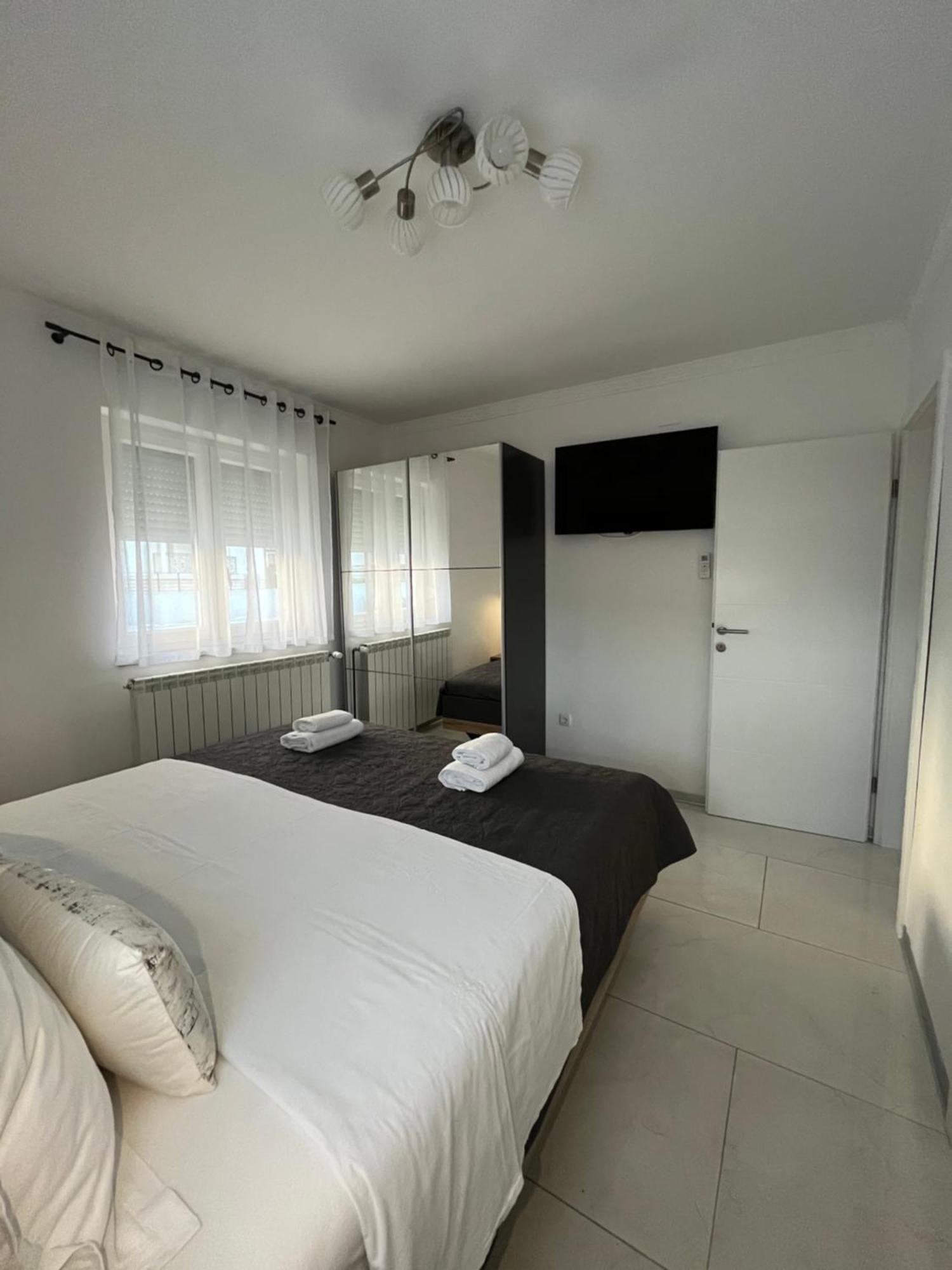 קרק Apartments Ostojic מראה חיצוני תמונה